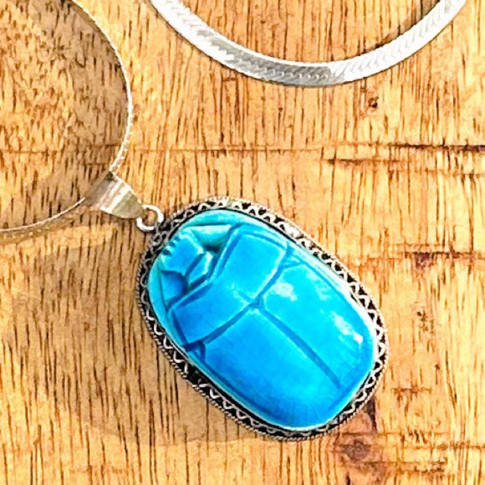 ✨VINTAGE✨ Egyptian tourist trade necklace, ceramic scarab with silver chain.